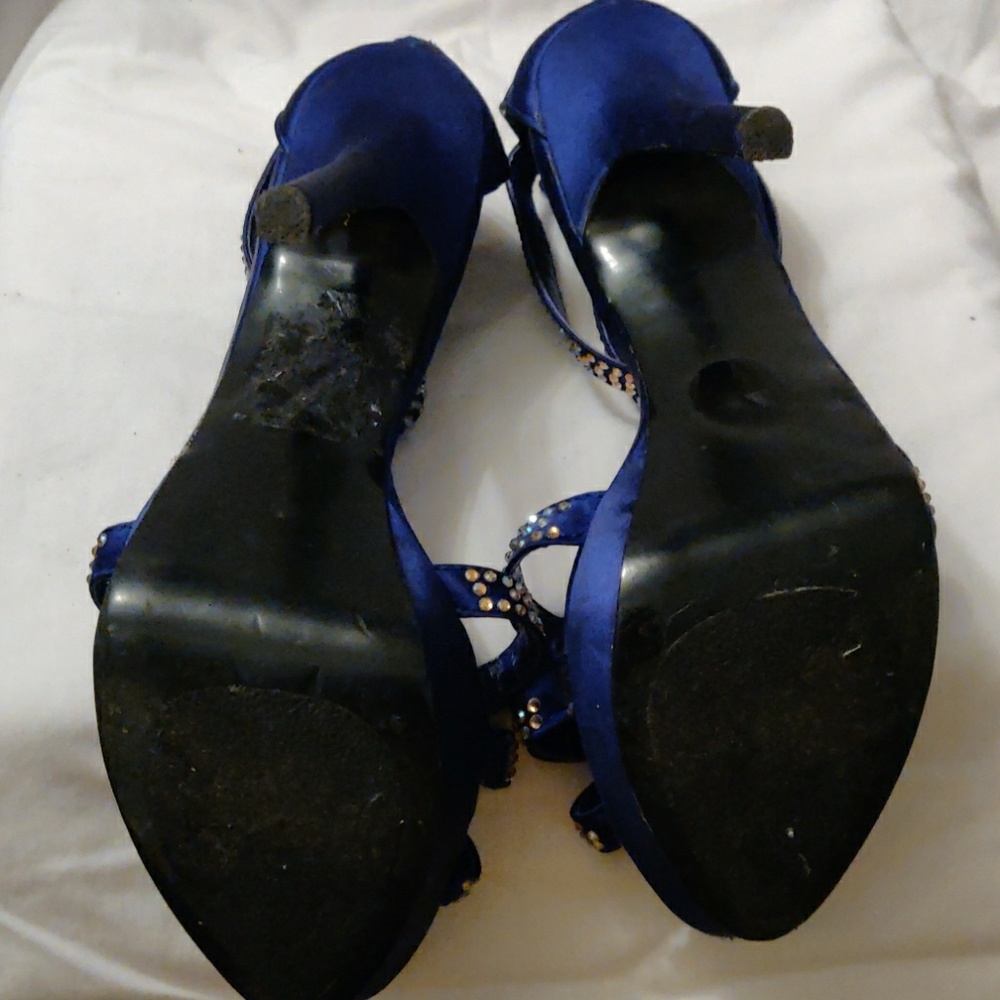 Shoes - Picture 4 of 4